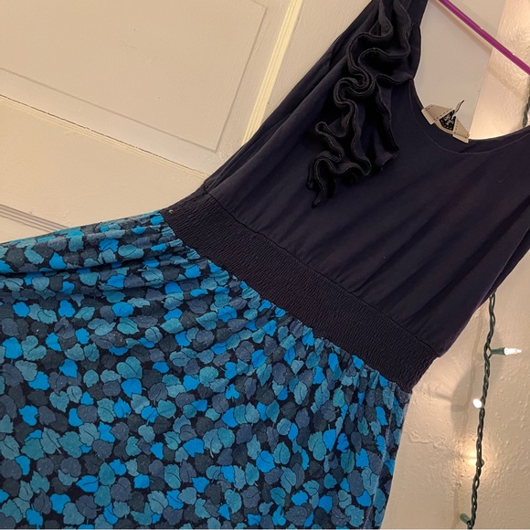 Anthropologie Dress with ruffle shoulder , leaf pattern & pockets ! - Picture 2 of 7